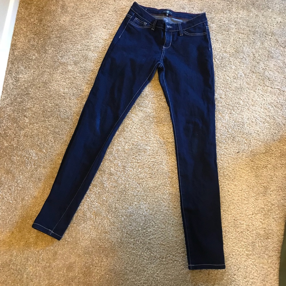 Clothes - Picture 4 of 8